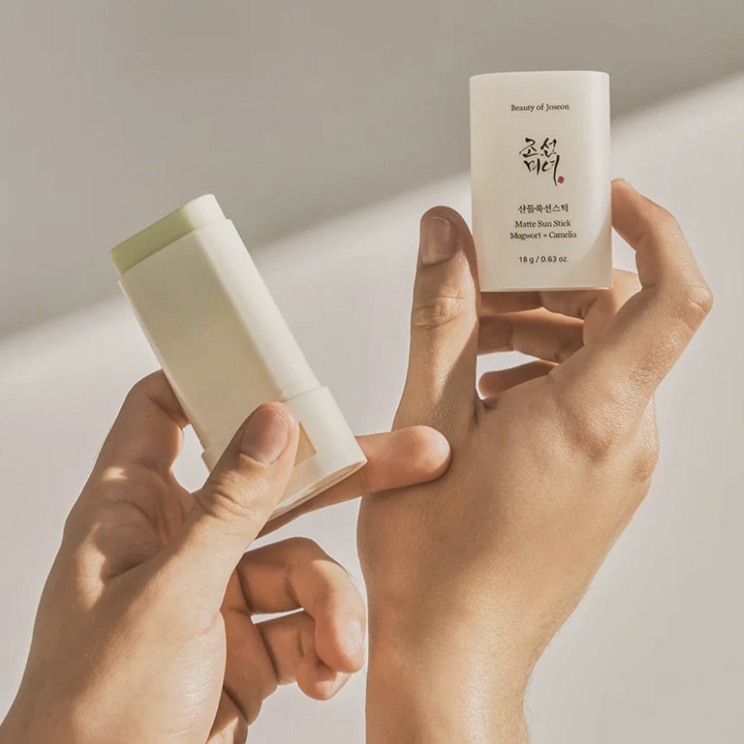 Beauty of Joseon. Matte Sun Stick: Mugwort + Camelia SPF50+ PA++++ Sunscreen - Lady Bonita